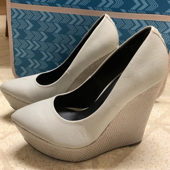 Women’s Rock & Republic Heels Size 8 - Picture 2 of 4